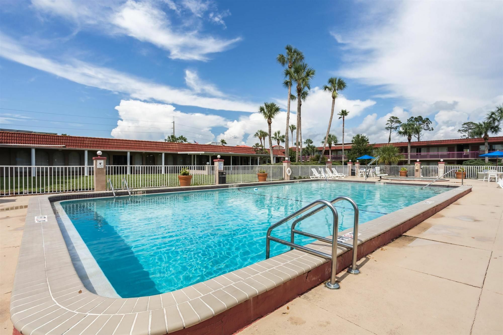 Motel 6-Spring Hill, FL - Weeki Wachee Buitenkant foto